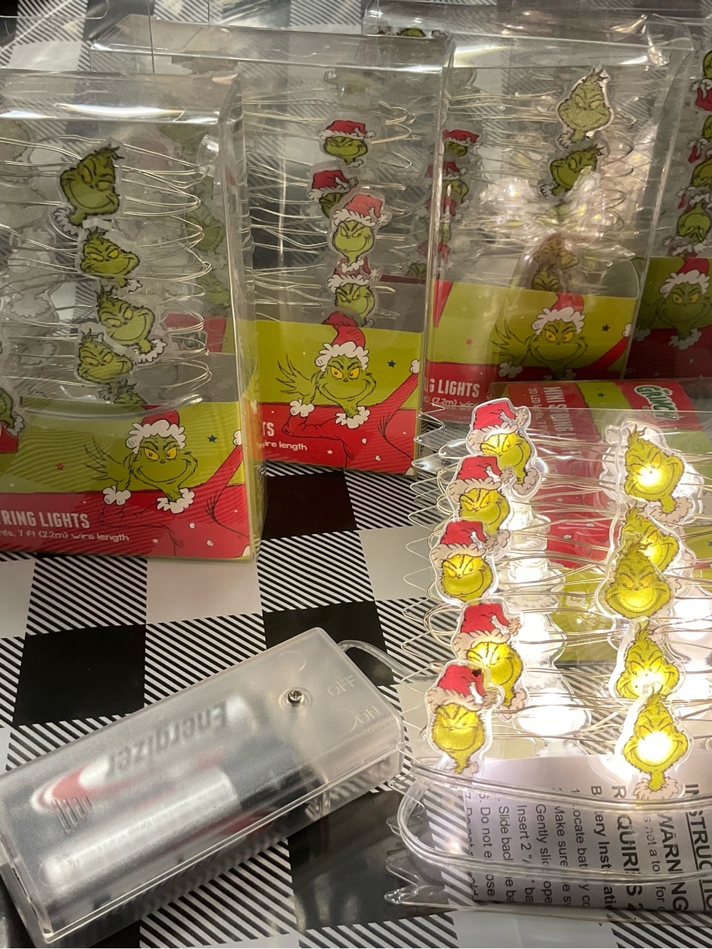 Grinch Mini LED string lights, 20count 7FT. Wire length. 2AA Batteries